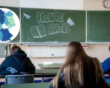 Schüler im Klassenzimmer blicken auf eine Tafel mit der Aufschrift "Heute Abitur". Eine Karte Deutschlands zeigt die **Wertigkeit Abitur Bundesländer Tabelle**.