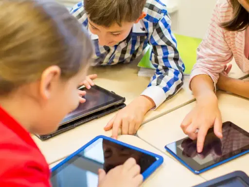 Pro und Contra Tablets in der Schule: Chancen und Risiken für Schüler