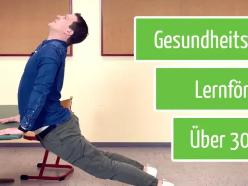 Mann macht eine Rückbeuge über einem Schreibtisch. Gesundheit und Lernen werden durch diese Bewegungsspiele gefördert. Über 300 Videos verfügbar.